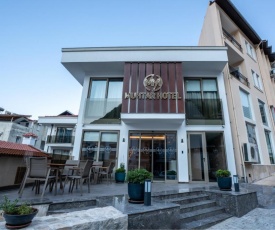 Muhtar Hotel