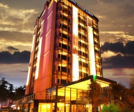 North Point Hotel