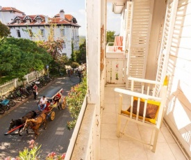 Nostalgic Island House in Buyukada with an Amazing Sea View