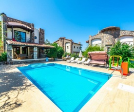 Oludeniz Villa Sleeps 6 with Pool Air Con and WiFi