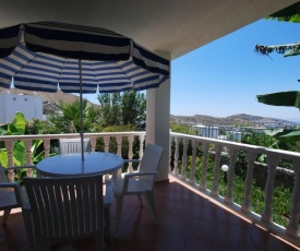 Ortakent Apartment Sleeps 6 with Pool and Air Con