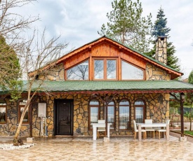 Peaceful Villa on the Shore of Sapanca Lake