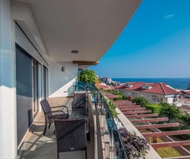 Pleasant Home with Shared Pools and Fantastic Sea View near Beach in Alanya