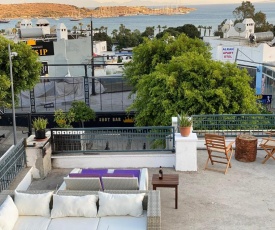 Refreshing House with Shared Terrace near Sea in the Heart of Bodrum