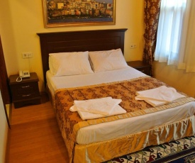 Room in Guest room - Double Bed With Private Bathroom Close Blue Mosque