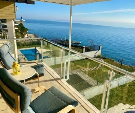 Seafront Villa with private swimming pool Istanbul